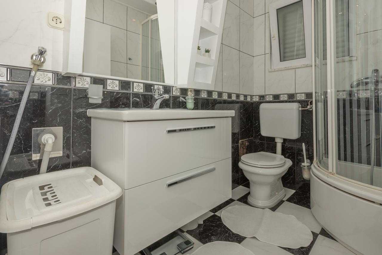 Apartment Mirjana Makarska Eksteriør billede