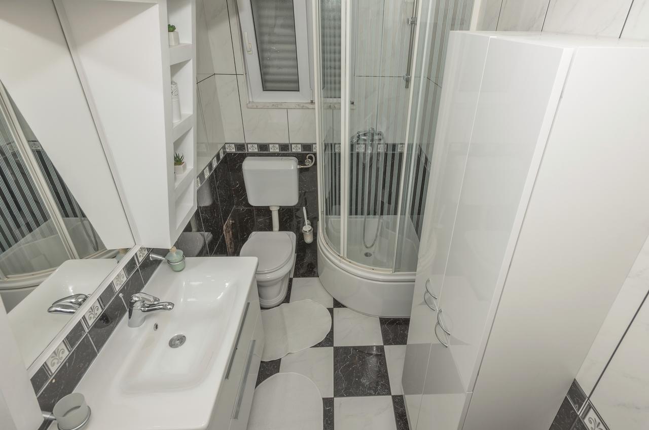 Apartment Mirjana Makarska Eksteriør billede